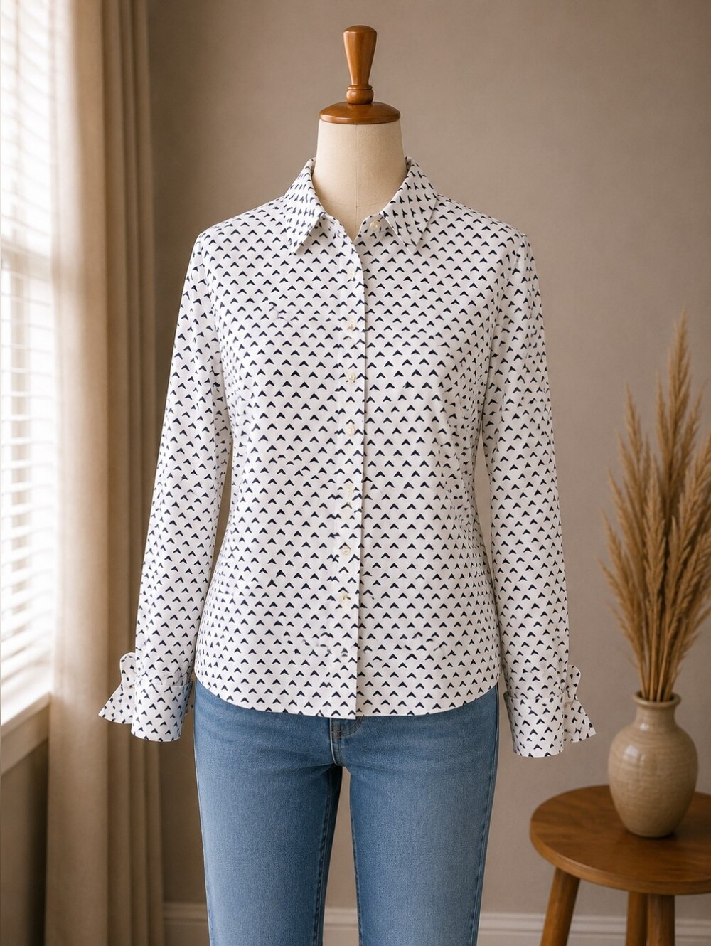 Banana Republic Non-Iron Fitted Button-Up Shirt – Size 4